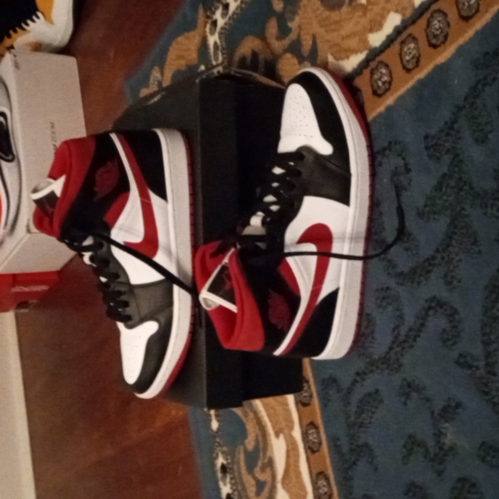 Jordan 1 gym red black white